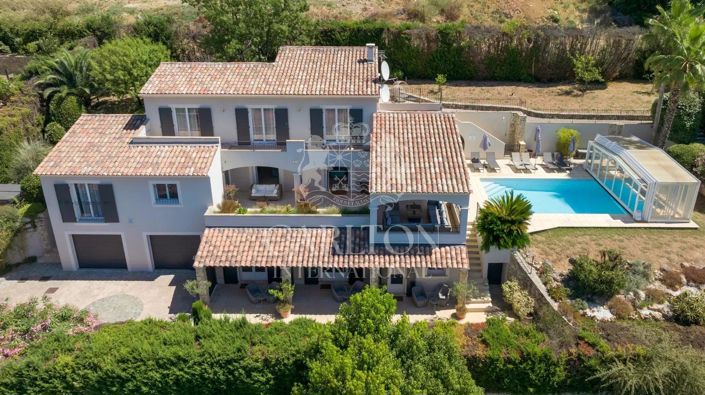 Image No.1-9 Bed House for sale
