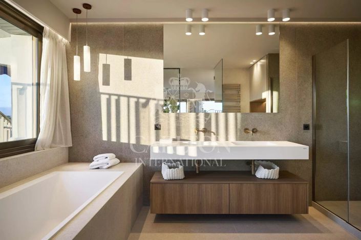 Image No.7-5 Bed Apartment for sale