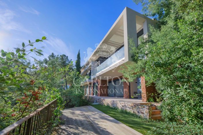 Image No.1-5 Bed House for sale