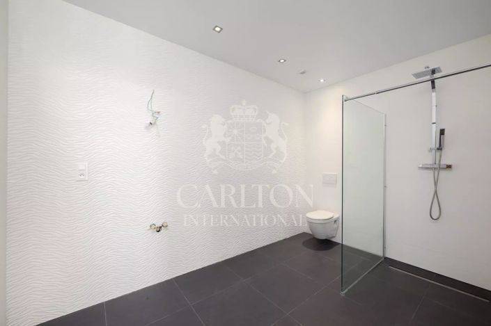 Image No.11-5 Bed House for sale