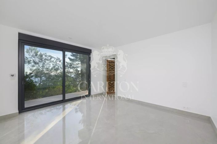 Image No.14-5 Bed House for sale