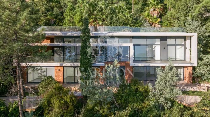 Image No.21-5 Bed House for sale