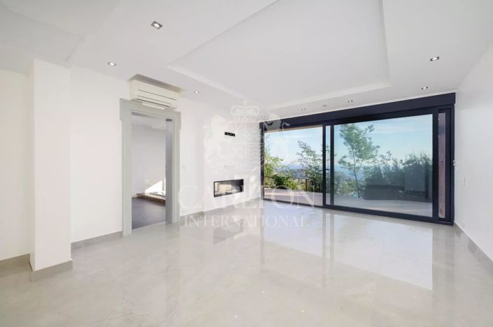 Image No.5-5 Bed House for sale