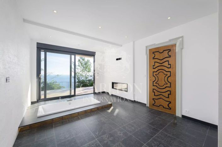 Image No.7-5 Bed House for sale