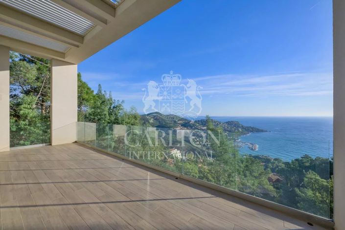 Image No.8-5 Bed House for sale