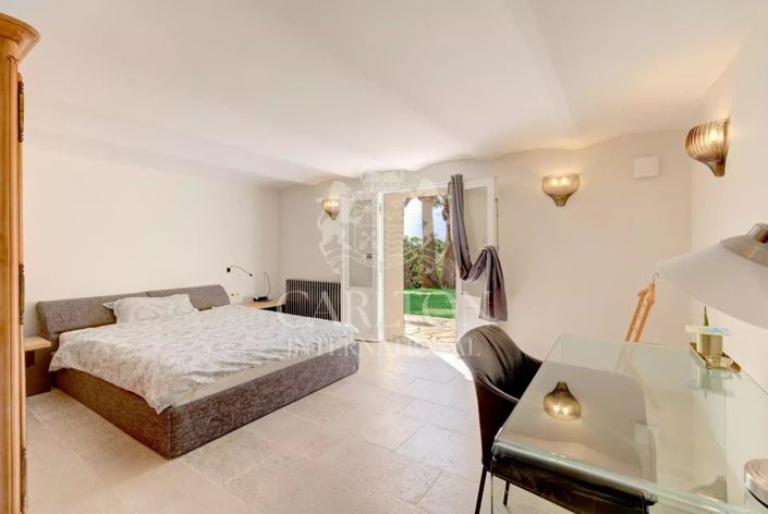 Image No.9-4 Bed House for sale