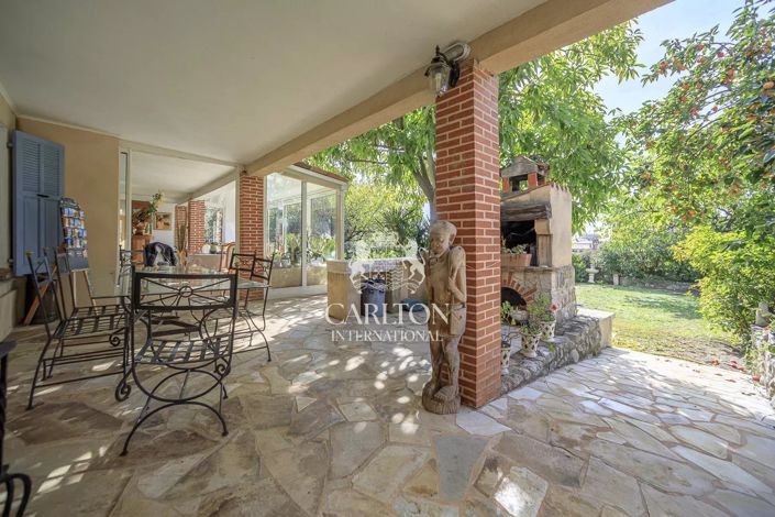 Image No.3-4 Bed House for sale