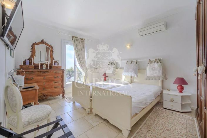 Image No.5-4 Bed House for sale