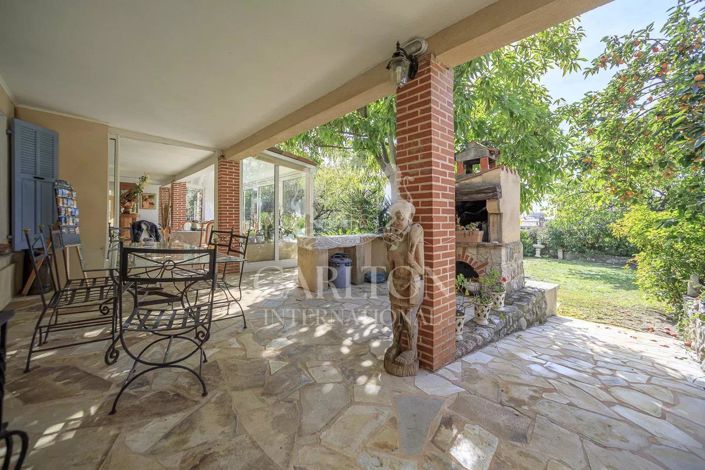 Image No.9-4 Bed House for sale