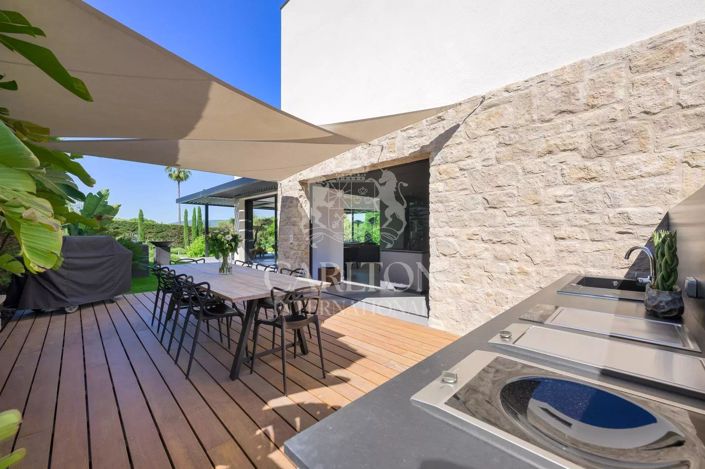 Image No.7-4 Bed House for sale