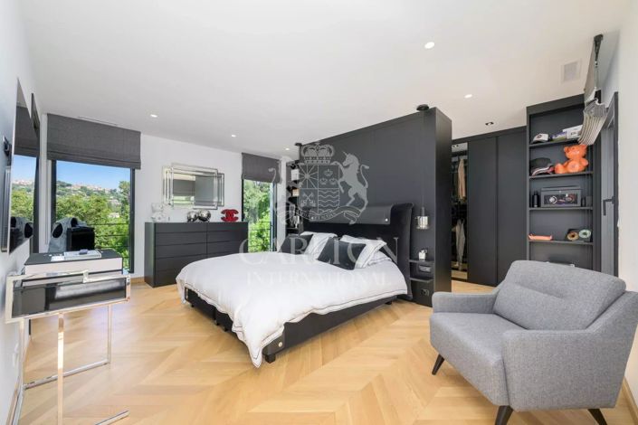 Image No.9-4 Bed House for sale