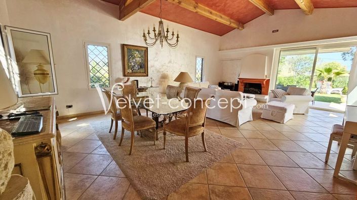 Image No.10-3 Bed House for sale