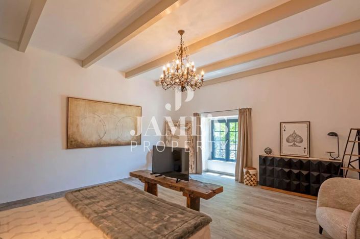 Image No.12-5 Bed House for sale