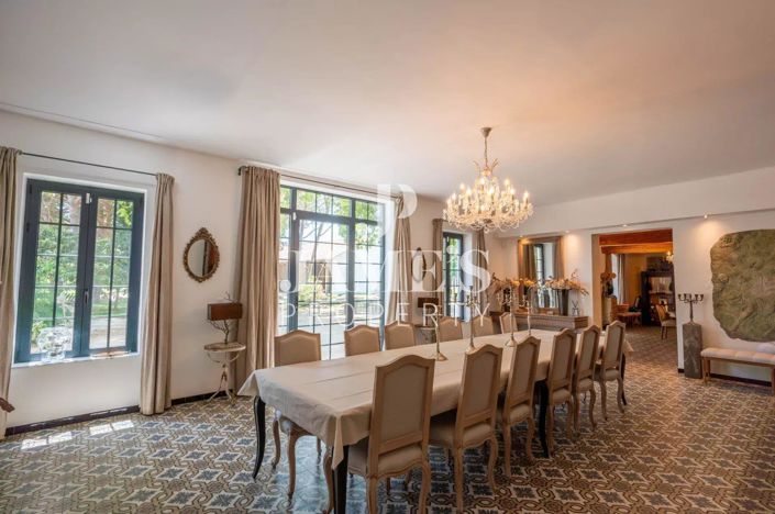 Image No.6-5 Bed House for sale