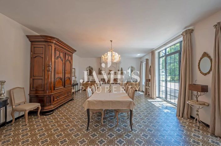 Image No.7-5 Bed House for sale