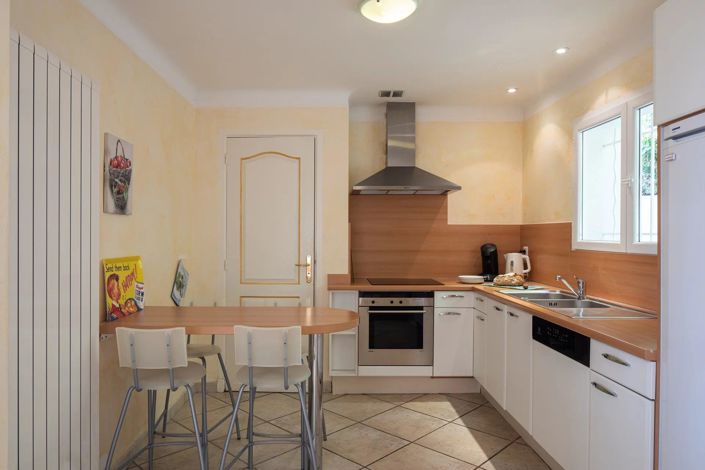 Image No.15-7 Bed House for sale