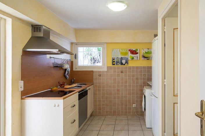 Image No.24-7 Bed House for sale