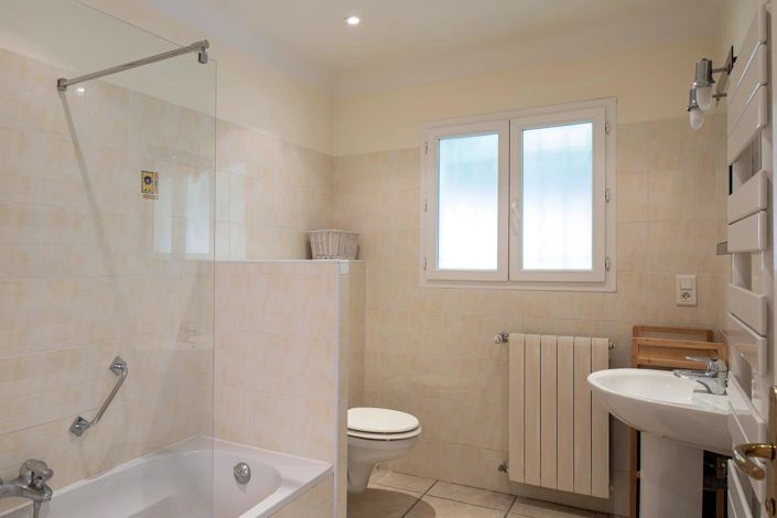 Image No.36-7 Bed House for sale