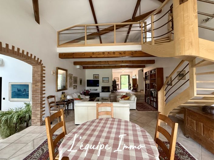 Image No.10-5 Bed House for sale