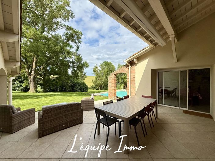 Image No.17-5 Bed House for sale