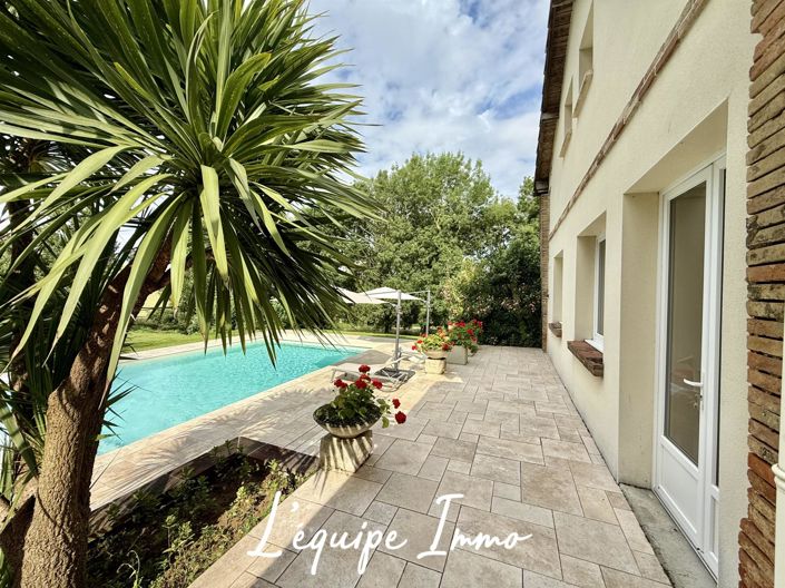 Image No.18-5 Bed House for sale