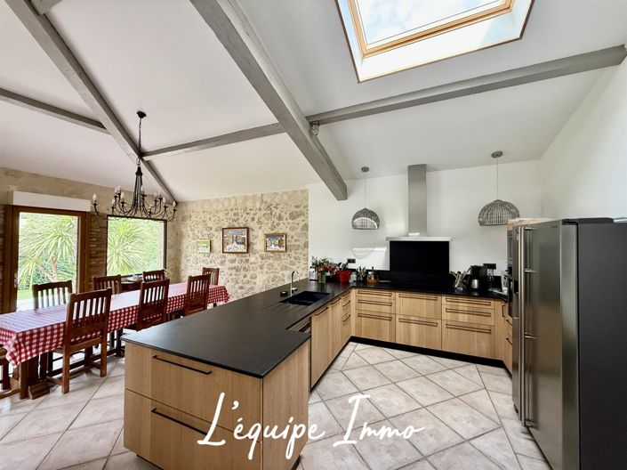 Image No.4-5 Bed House for sale