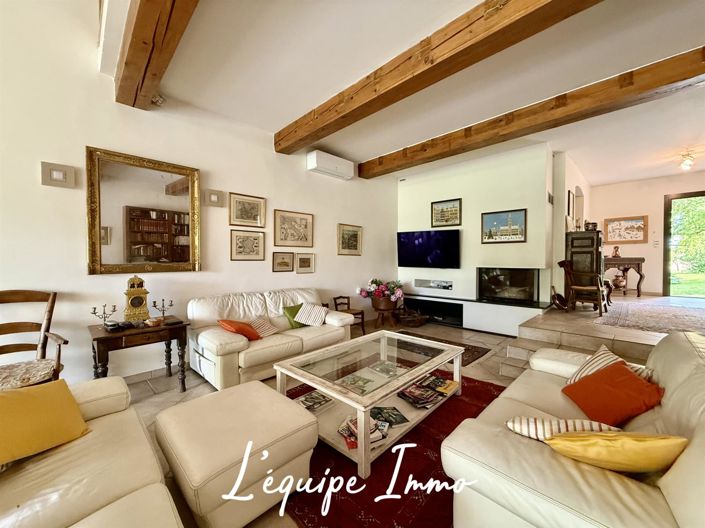 Image No.9-5 Bed House for sale