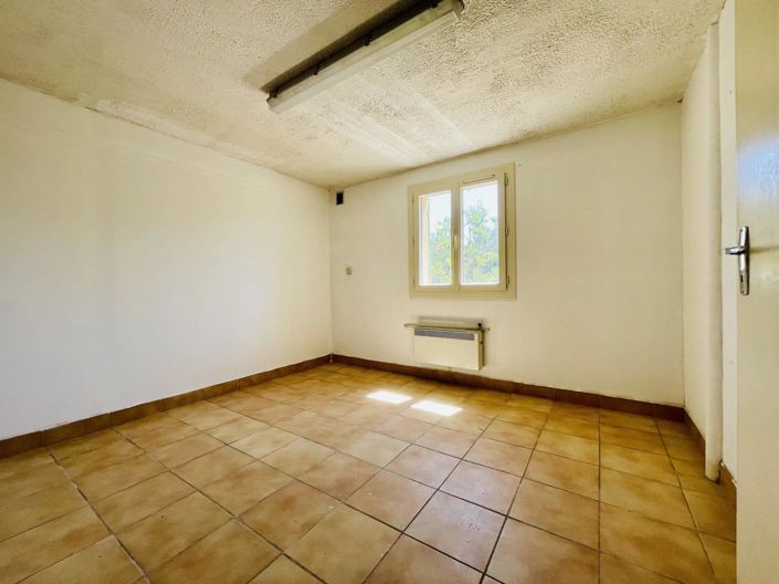 Image No.12-2 Bed House for sale