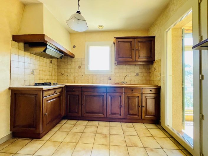 Image No.9-2 Bed House for sale