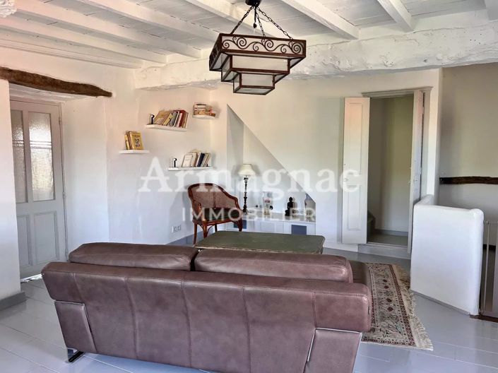 Image No.10-3 Bed House for sale