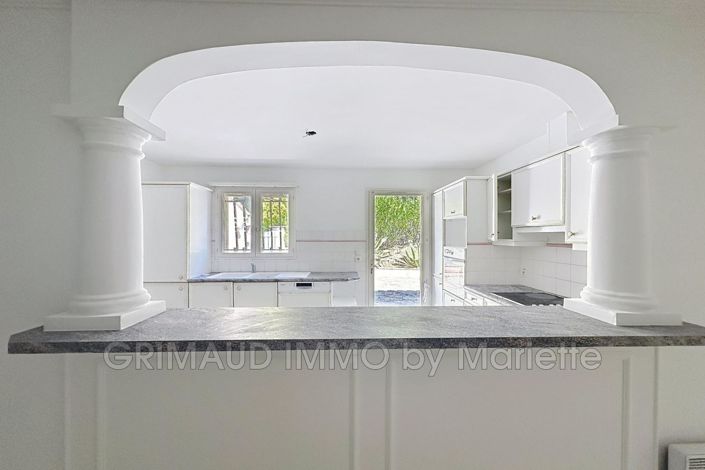 Image No.11-4 Bed House for sale