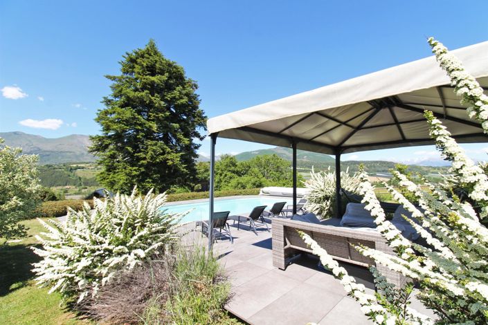 Image No.2-6 Bed House for sale