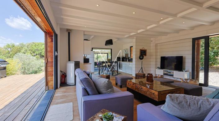 Image No.8-4 Bed House for sale