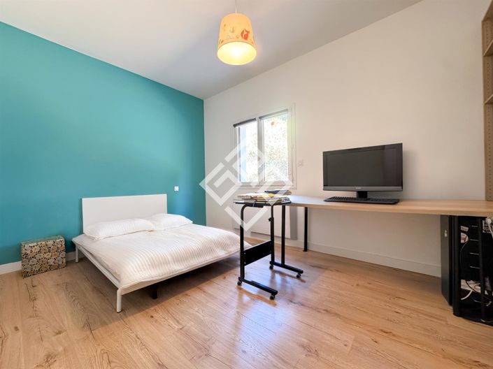 Image No.14-4 Bed House for sale