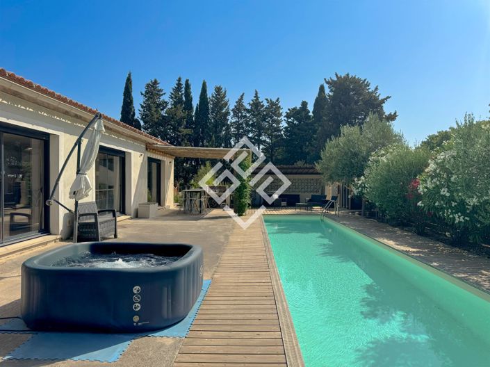 Image No.17-4 Bed House for sale