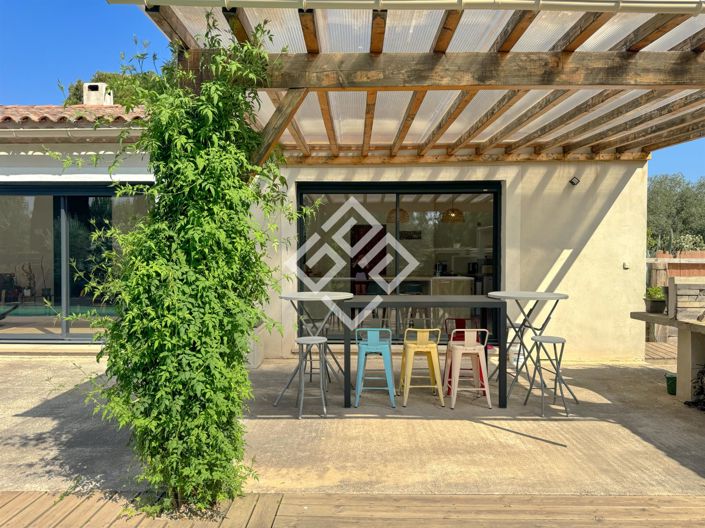 Image No.18-4 Bed House for sale