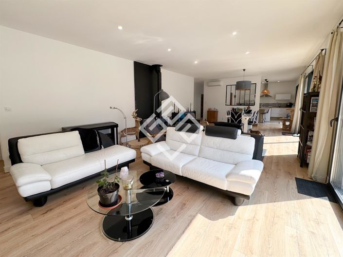 Image No.19-4 Bed House for sale