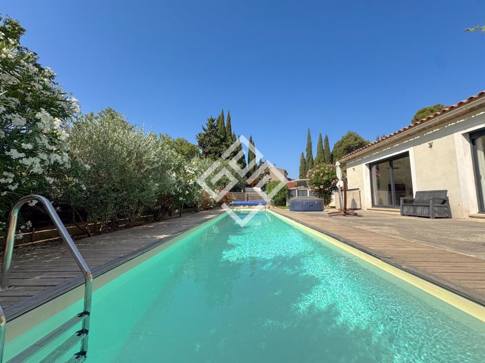 Image No.21-4 Bed House for sale