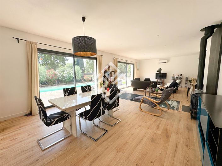 Image No.4-4 Bed House for sale