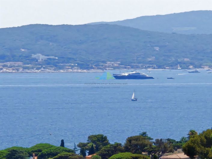 Image No.6-5 Bed House for sale