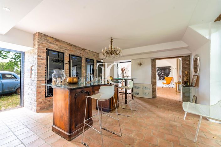 Image No.12-6 Bed House for sale