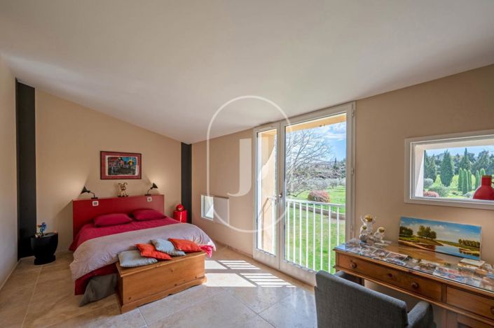 Image No.10-4 Bed House for sale