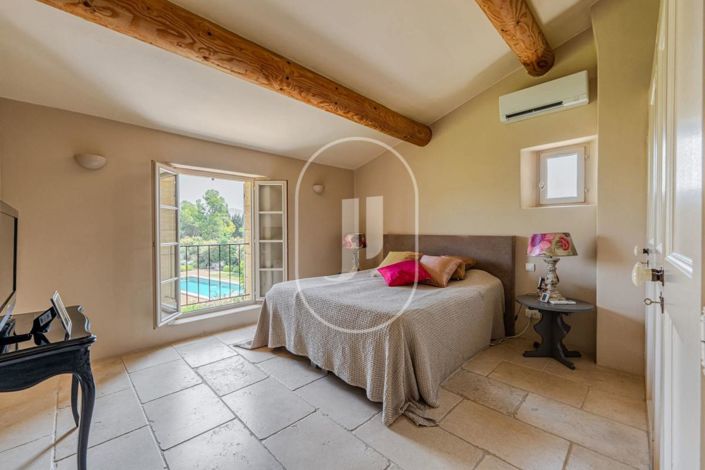 Image No.8-6 Bed House for sale