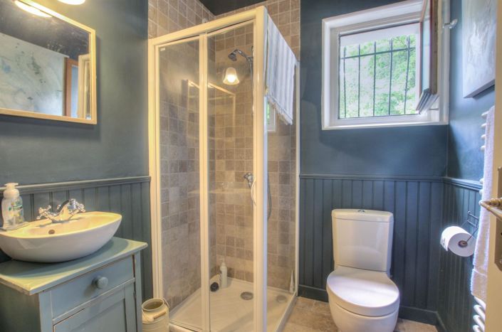 Image No.10-6 Bed Property for sale