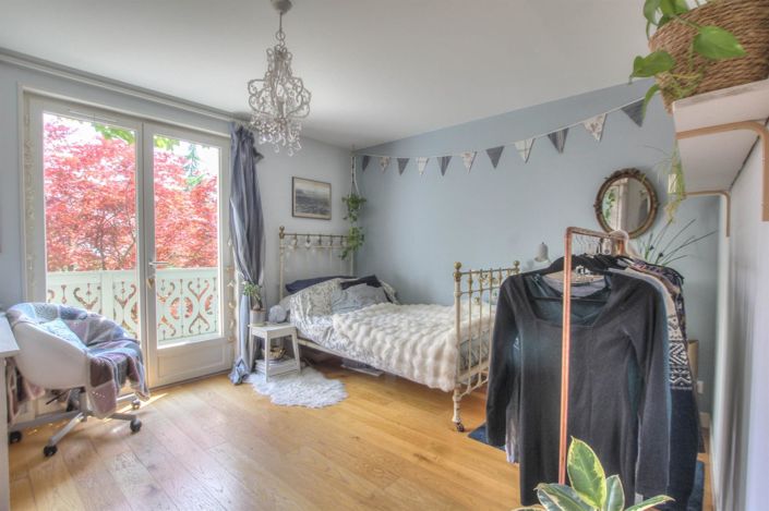 Image No.8-6 Bed Property for sale