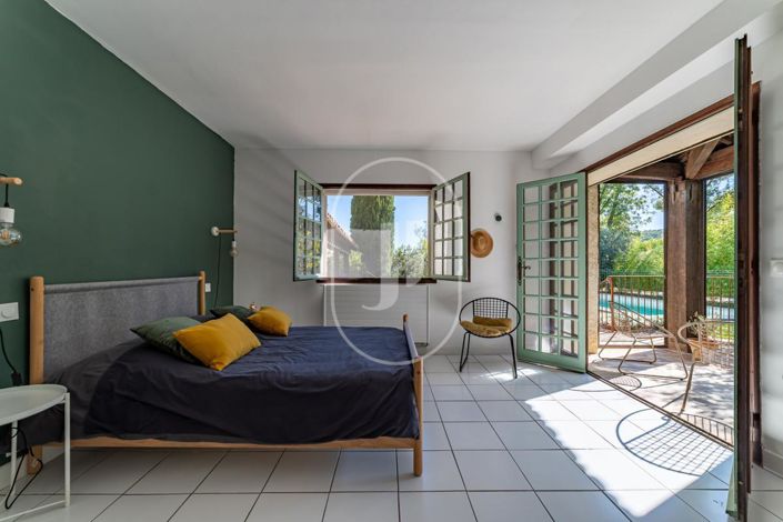 Image No.9-8 Bed House for sale