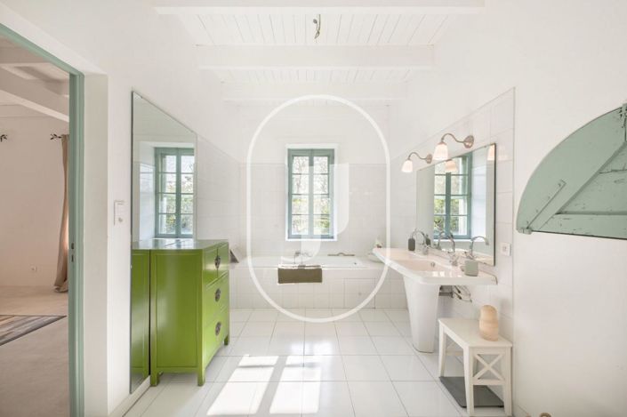 Image No.11-5 Bed House for sale