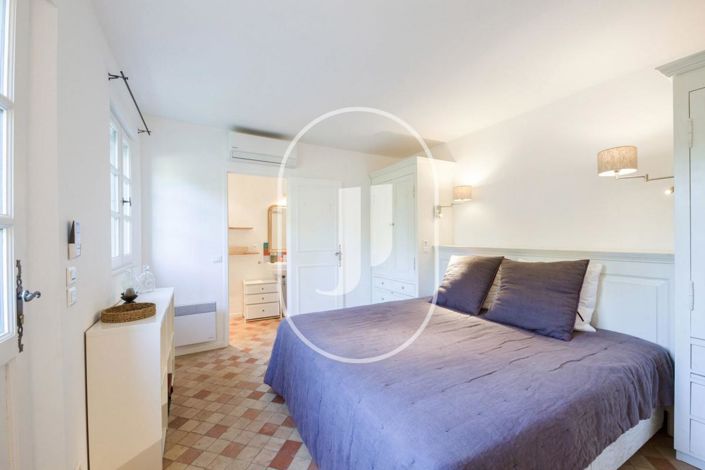 Image No.12-5 Bed House for sale