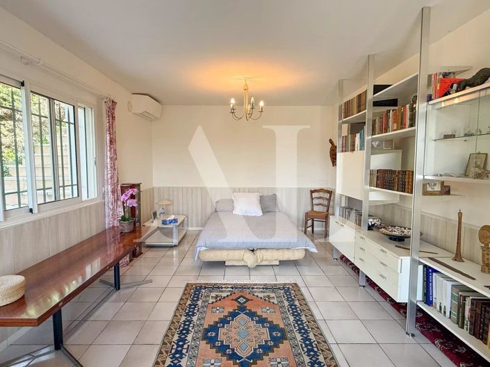 Image No.13-4 Bed House for sale