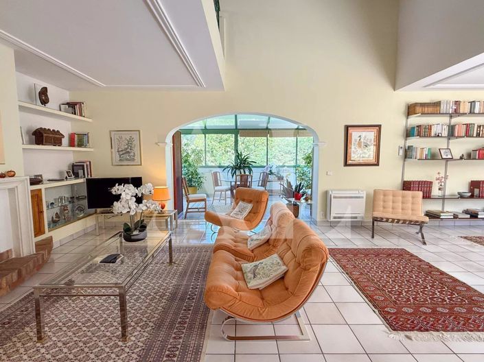 Image No.4-4 Bed House for sale